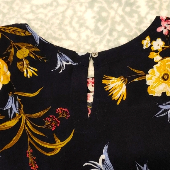 LOFT Flutter Sleeve Blouse - Picture 3 of 3